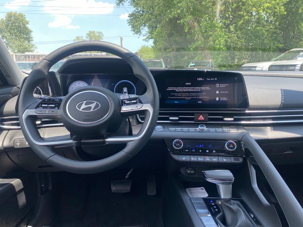 New 2026 Hyundai Elantra Limited FWD image 10
