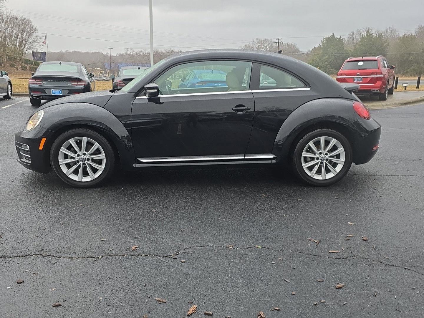 Used 2019 Volkswagen Beetle 2.0T SE image 8