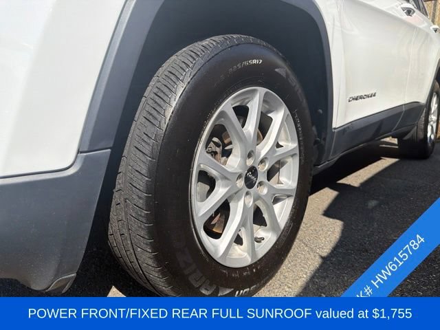 Used 2017 Jeep Cherokee Latitude w/ Comfort/Convenience Group AWD/4WD image 3