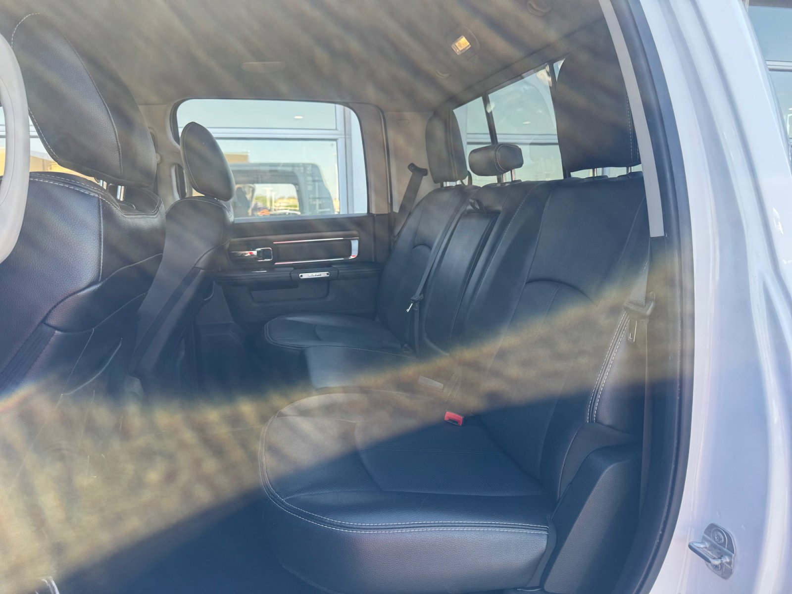 Used 2018 RAM 1500 Laramie AWD/4WD image 17