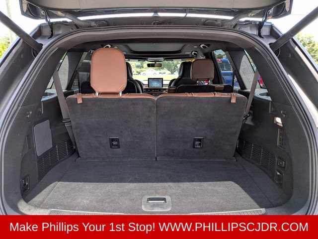 Used 2023 Lincoln Aviator Reserve w/ Equipment Group 201A RWD image 12