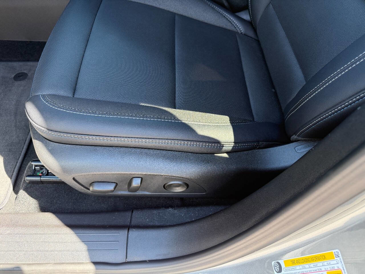 Used 2025 Chevrolet Equinox EV LT AWD/4WD image 28