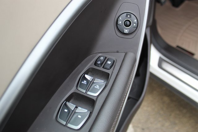 Used 2018 Hyundai Santa Fe Limited w/ Cargo Package image 10