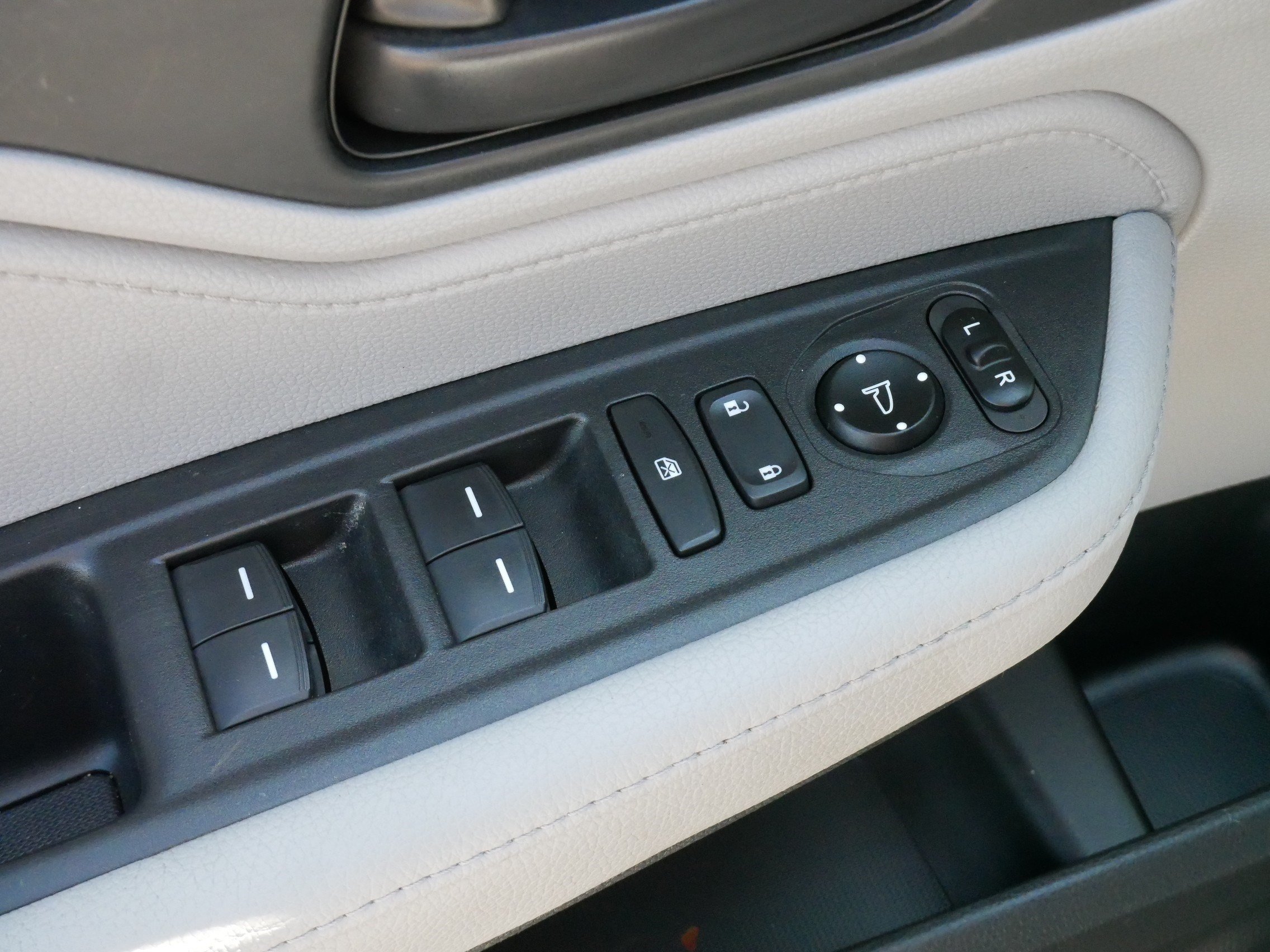 Certified 2018 Honda Odyssey EX image 19