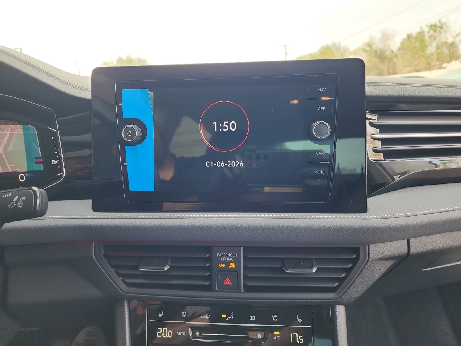 Certified 2025 Volkswagen Jetta SEL image 28