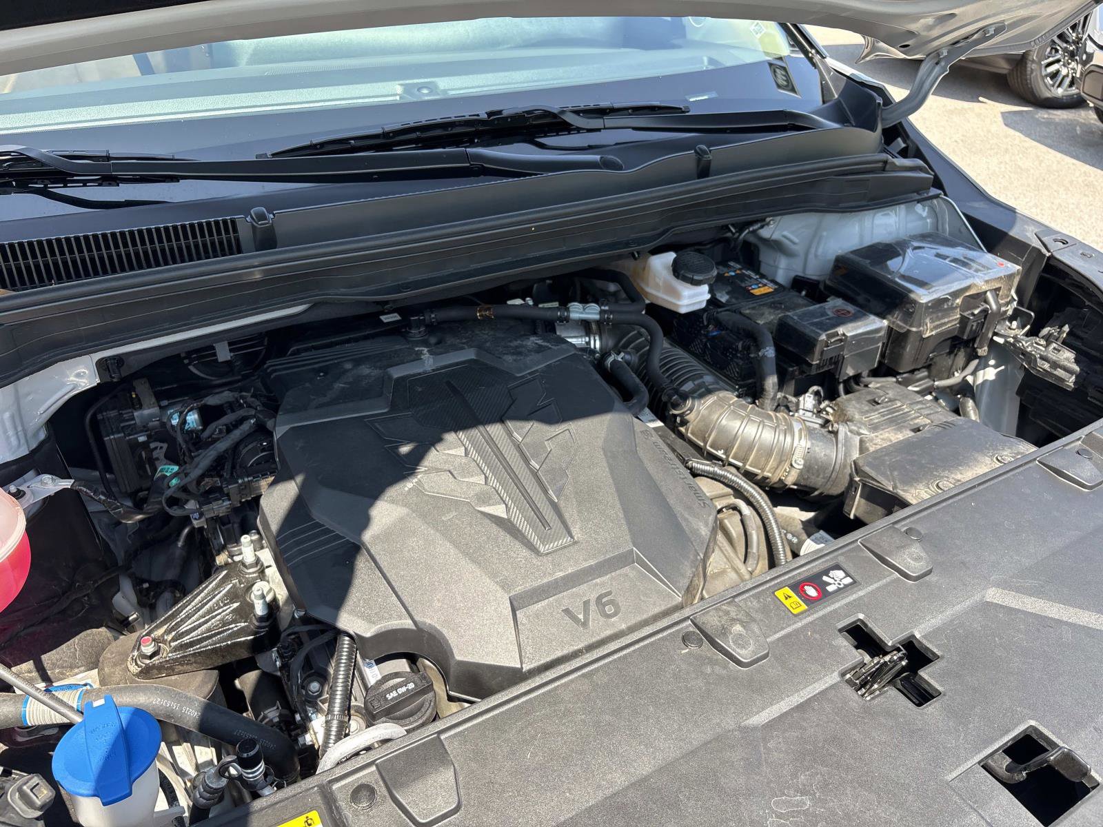 Used 2024 Kia Carnival EX FWD image 35