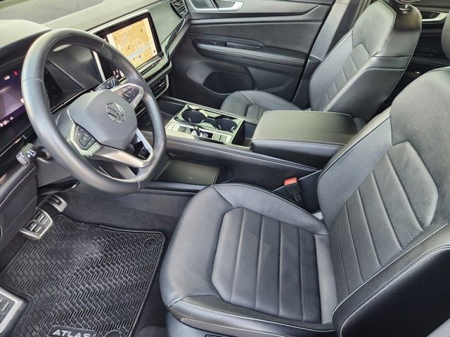 Used 2024 Volkswagen Atlas Cross Sport SEL R-Line image 4