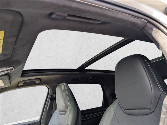 Used 2022 Porsche Cayenne Turbo image 16