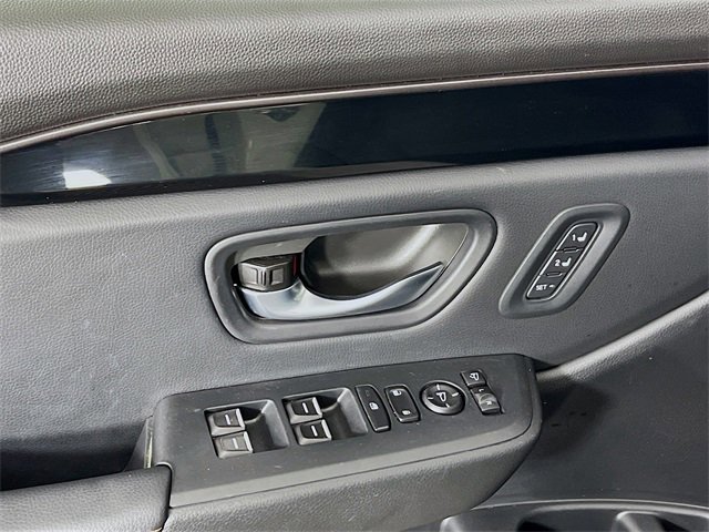 Used 2025 Honda Pilot TrailSport image 18