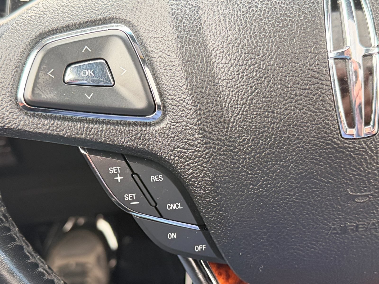 Used 2018 Lincoln MKX Reserve AWD/4WD image 26