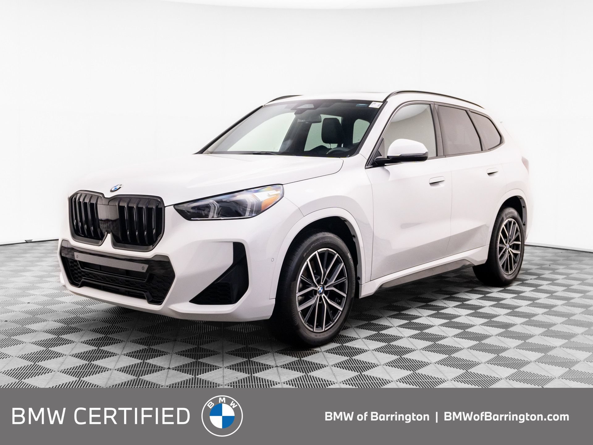 Used 2024 BMW X1 xDrive28i w/ M Sport Package AWD/4WD image 1