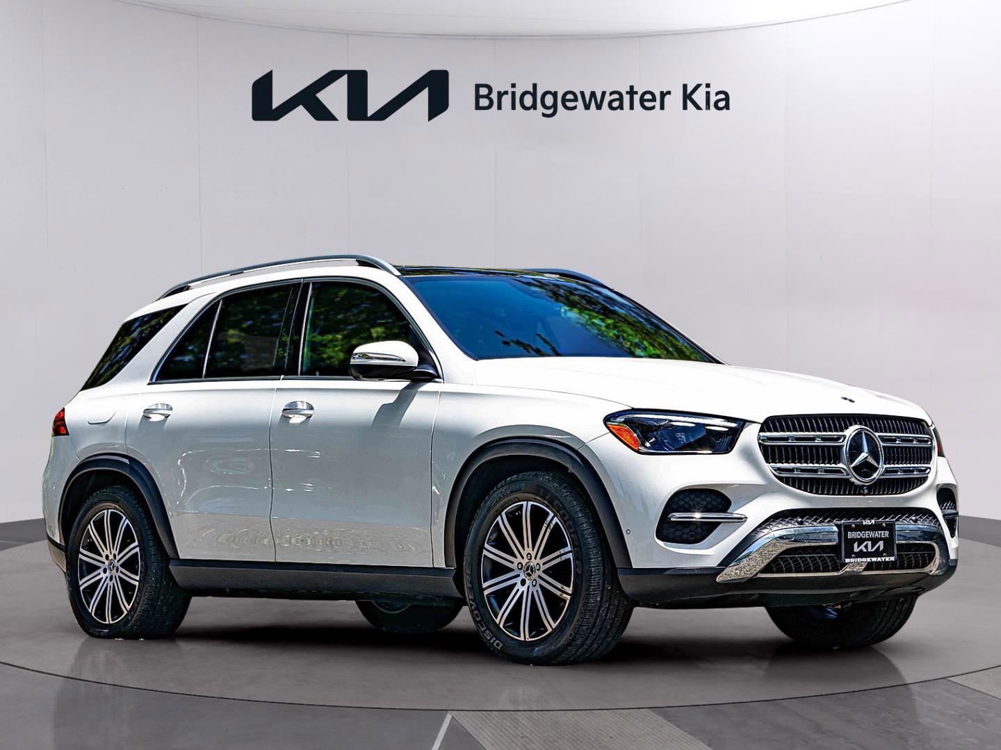 Used 2024 Mercedes-Benz GLE 350 4MATIC image 2