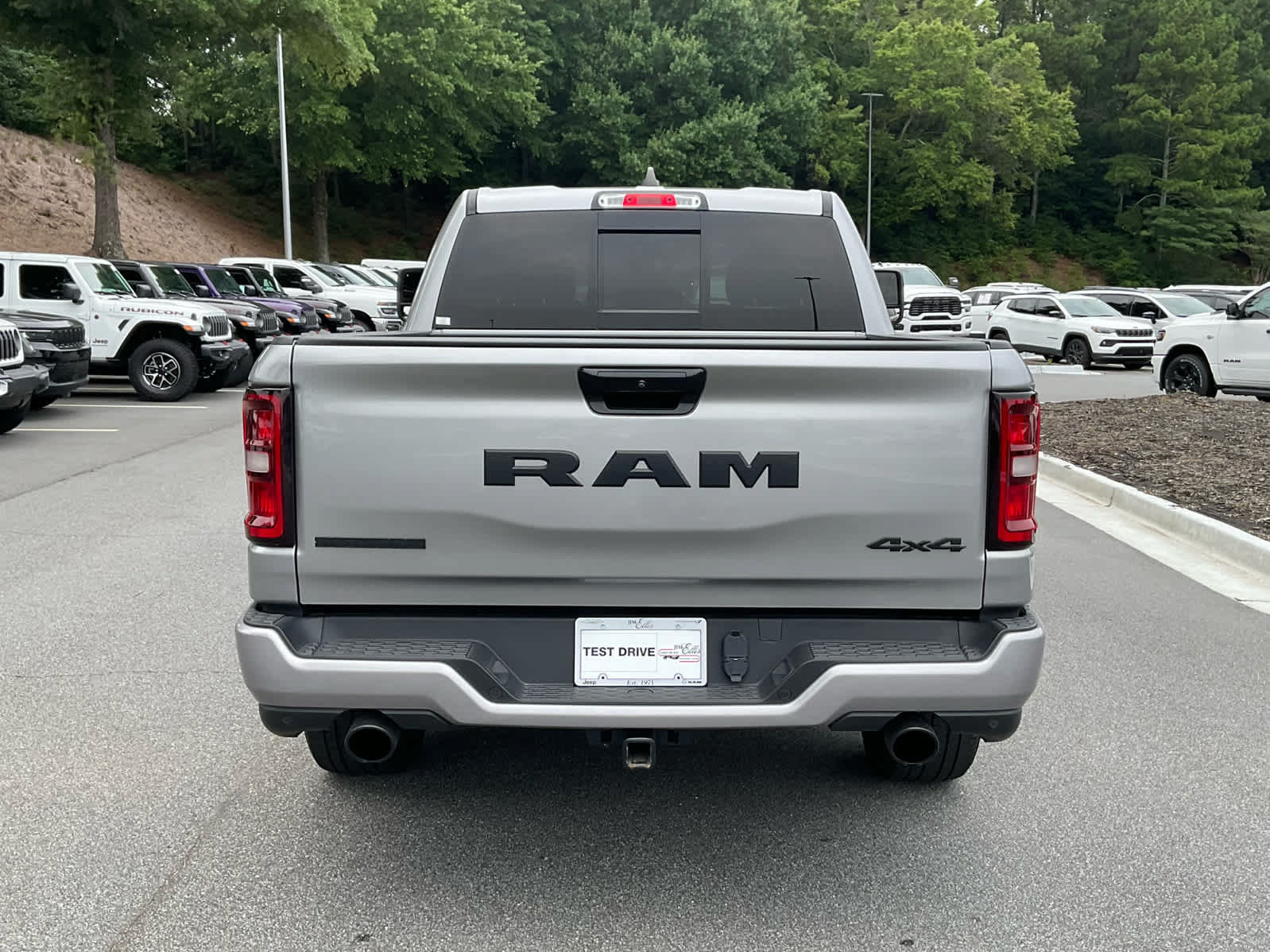 Used 2025 RAM 1500 Big Horn AWD/4WD image 4