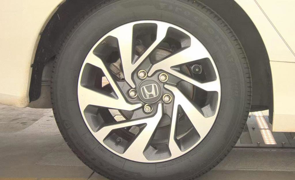 Used 2018 Honda Civic EX image 7