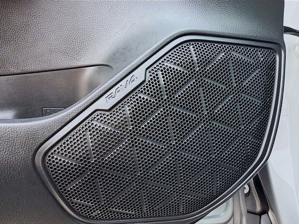 Used 2023 Toyota RAV4 LE image 22