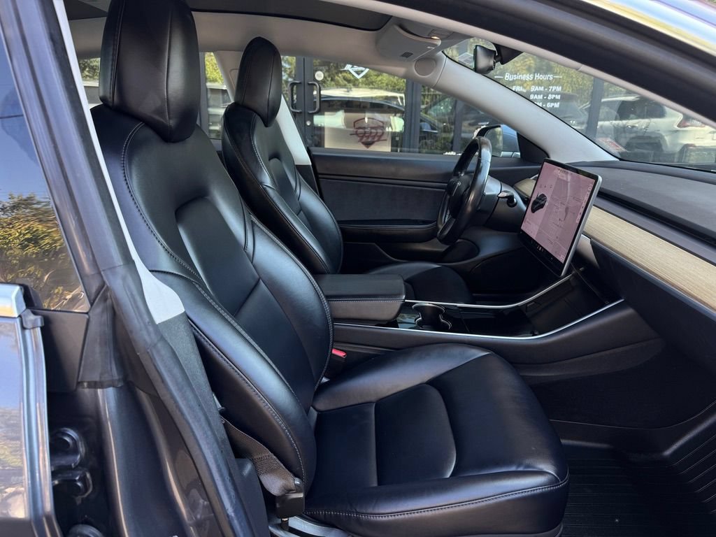 Used 2018 Tesla Model 3 Long Range RWD image 18
