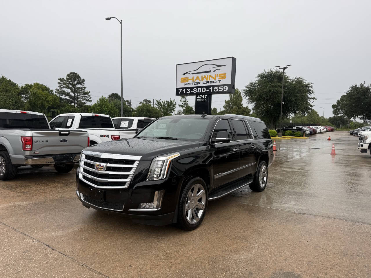 Used 2020 Cadillac Escalade ESV Luxury RWD image 3