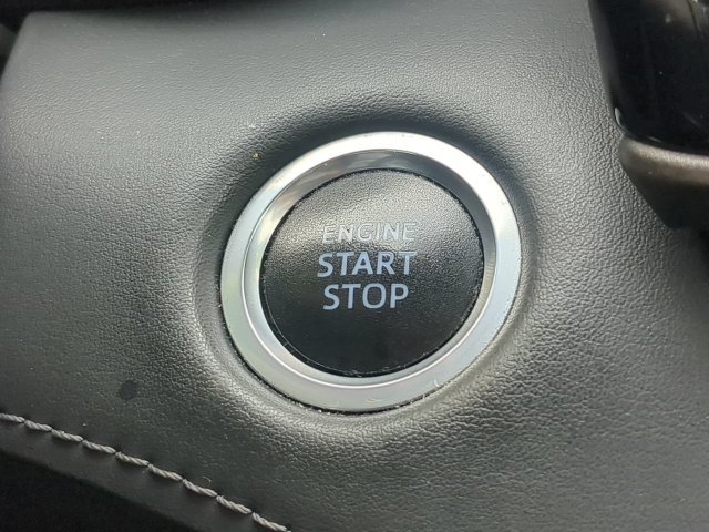 Used 2021 Toyota Highlander LE FWD image 34