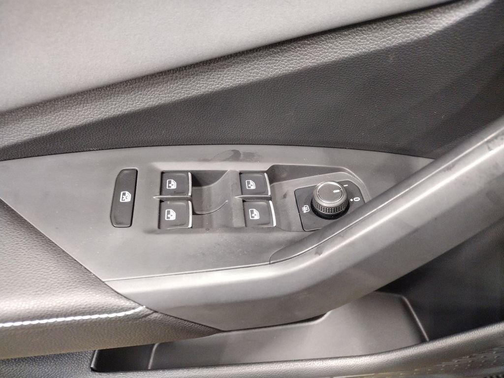 New 2025 Volkswagen Jetta SE image 17