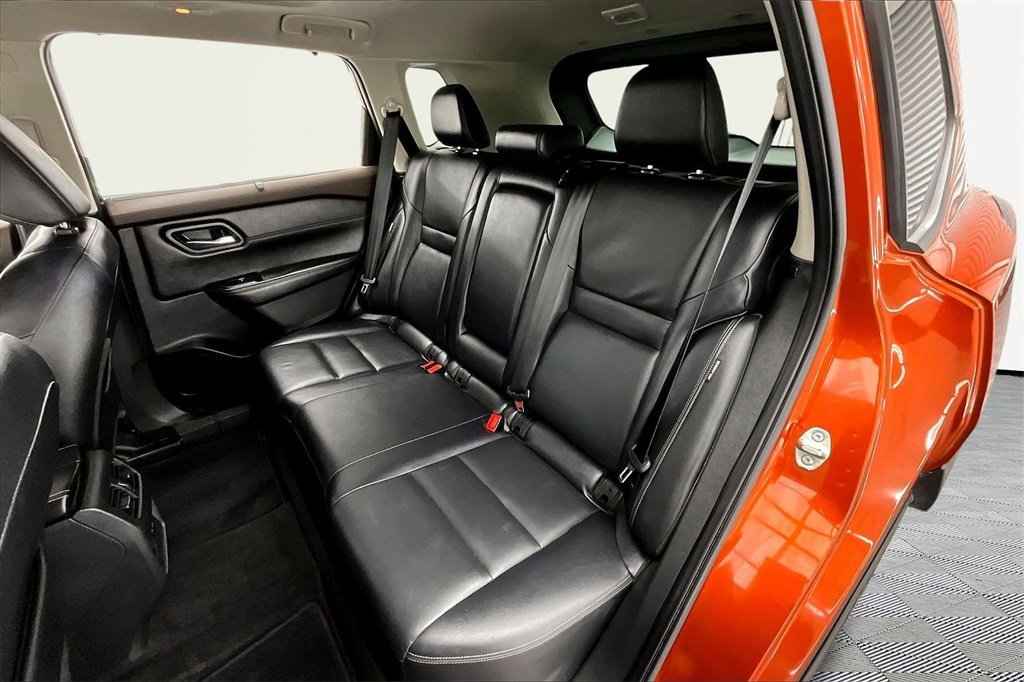 Used 2022 Nissan Rogue SL w/ SL Premium Package image 26