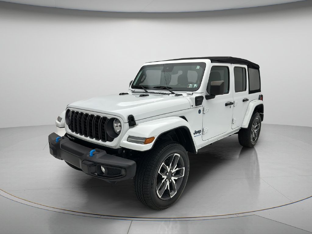 Used 2024 Jeep Wrangler Unlimited w/ Convenience Group AWD/4WD image 3