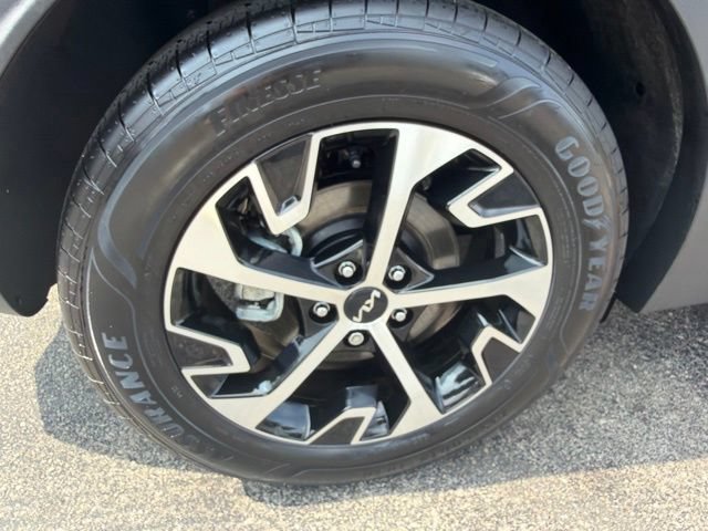 Used 2025 Kia Sportage EX AWD/4WD image 40