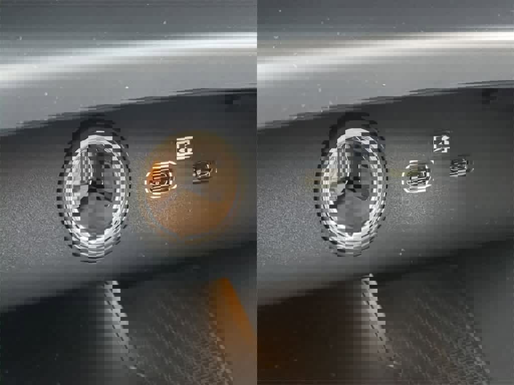 New 2026 Volvo XC40 B5 Ultra w/ Protection Package Premier image 31