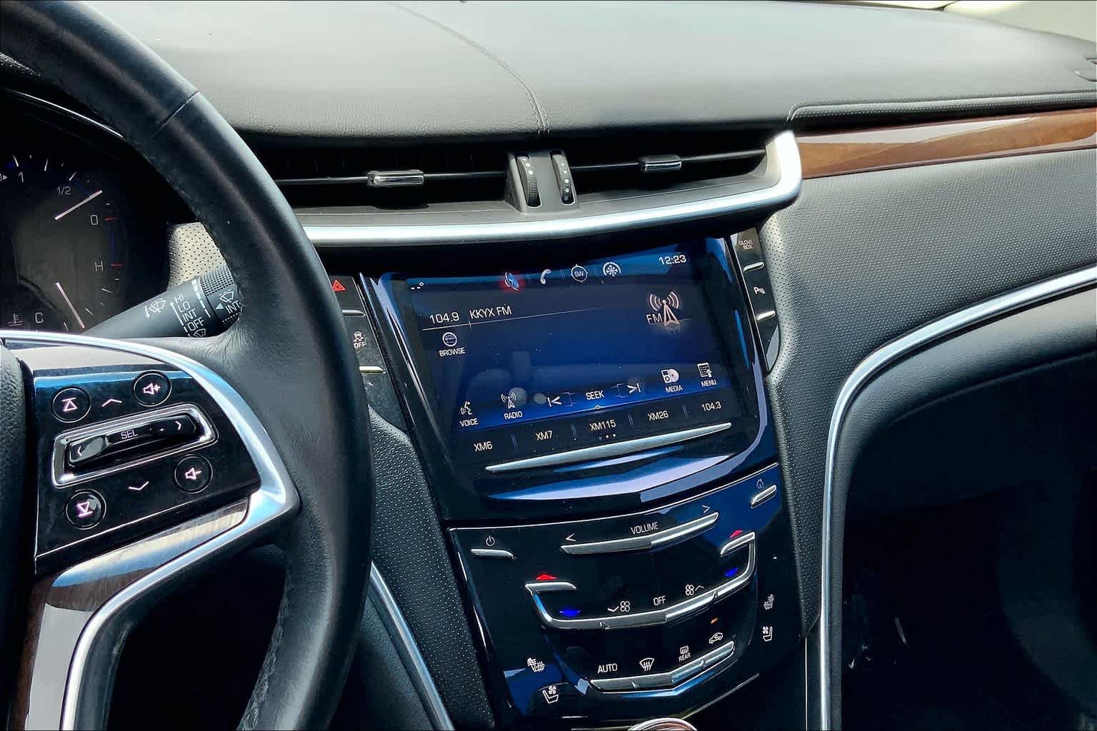 Used 2013 Cadillac XTS Luxury FWD image 7