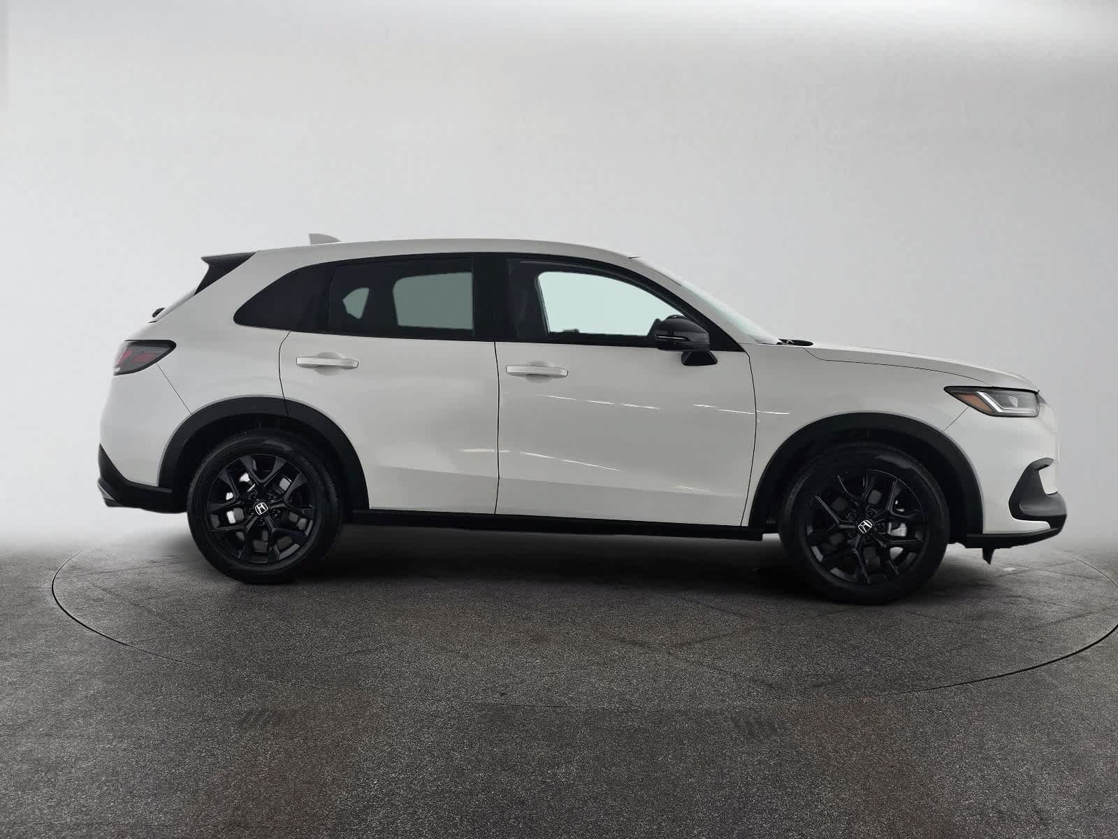 Used 2024 Honda HR-V Sport image 2