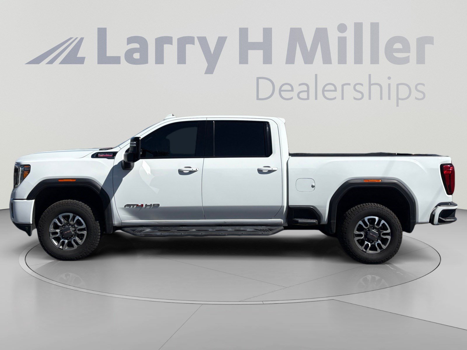 Used 2022 GMC Sierra 2500 AT4 w/ Gooseneck/5TH Wheel Package AWD/4WD image 2