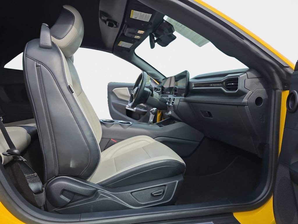Used 2024 Ford Mustang Premium image 19