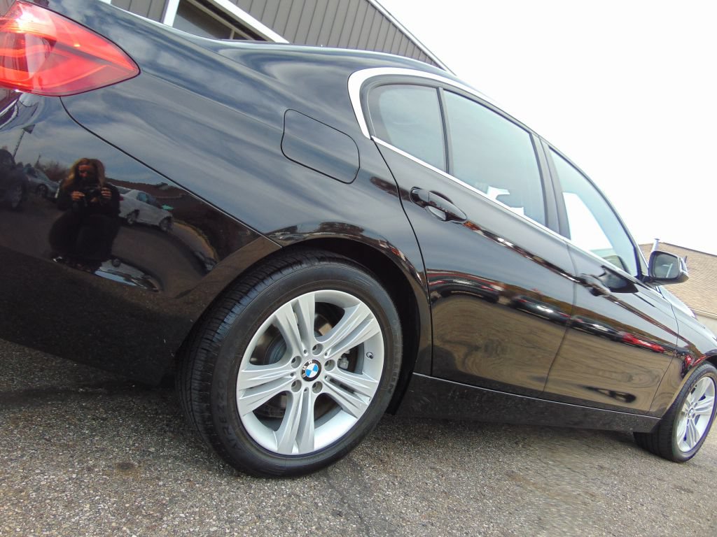 Used 2018 BMW 330i xDrive Sedan w/ Convenience Package AWD/4WD image 15