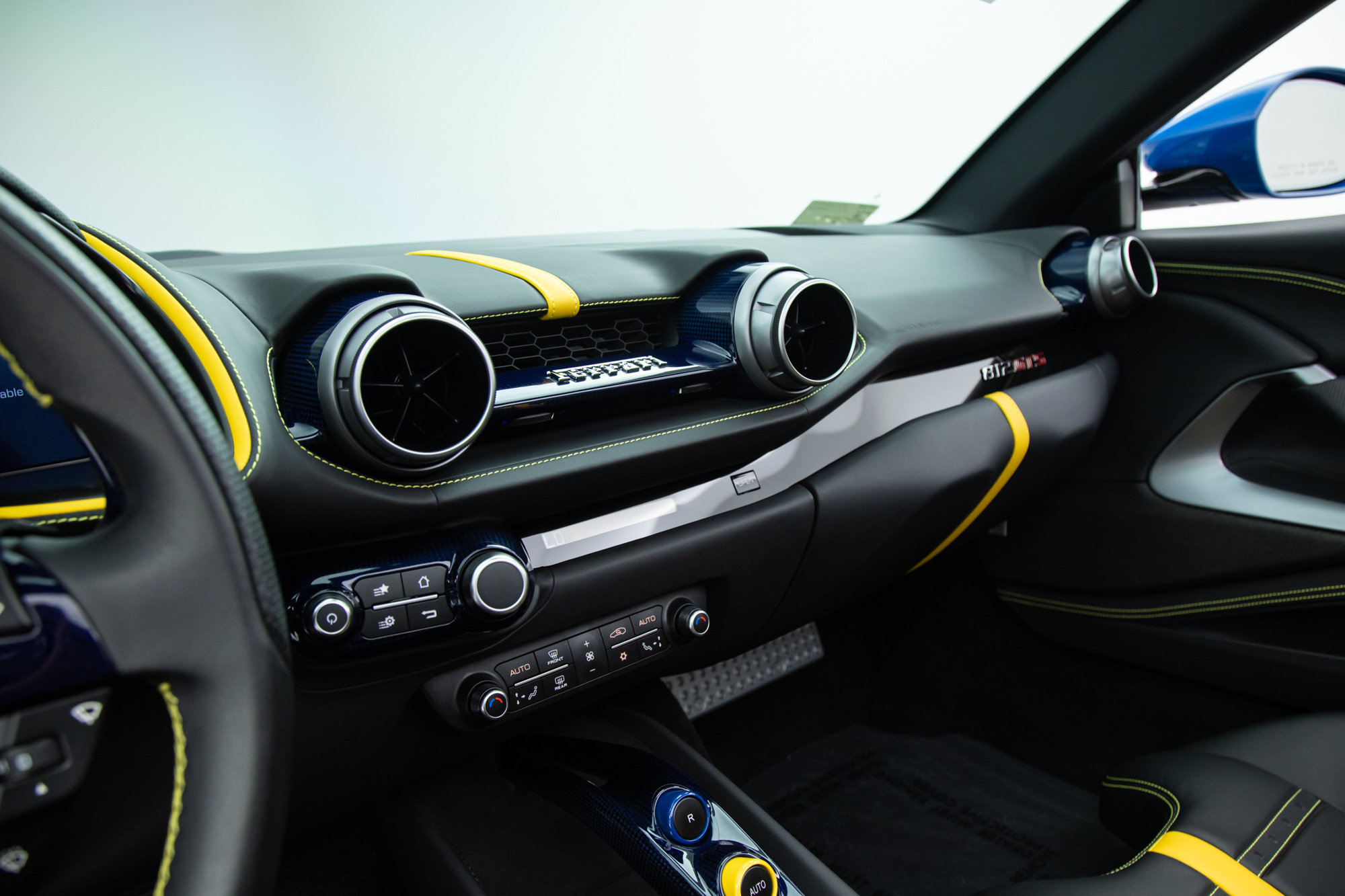 Certified 2021 Ferrari 812 GTS RWD image 31