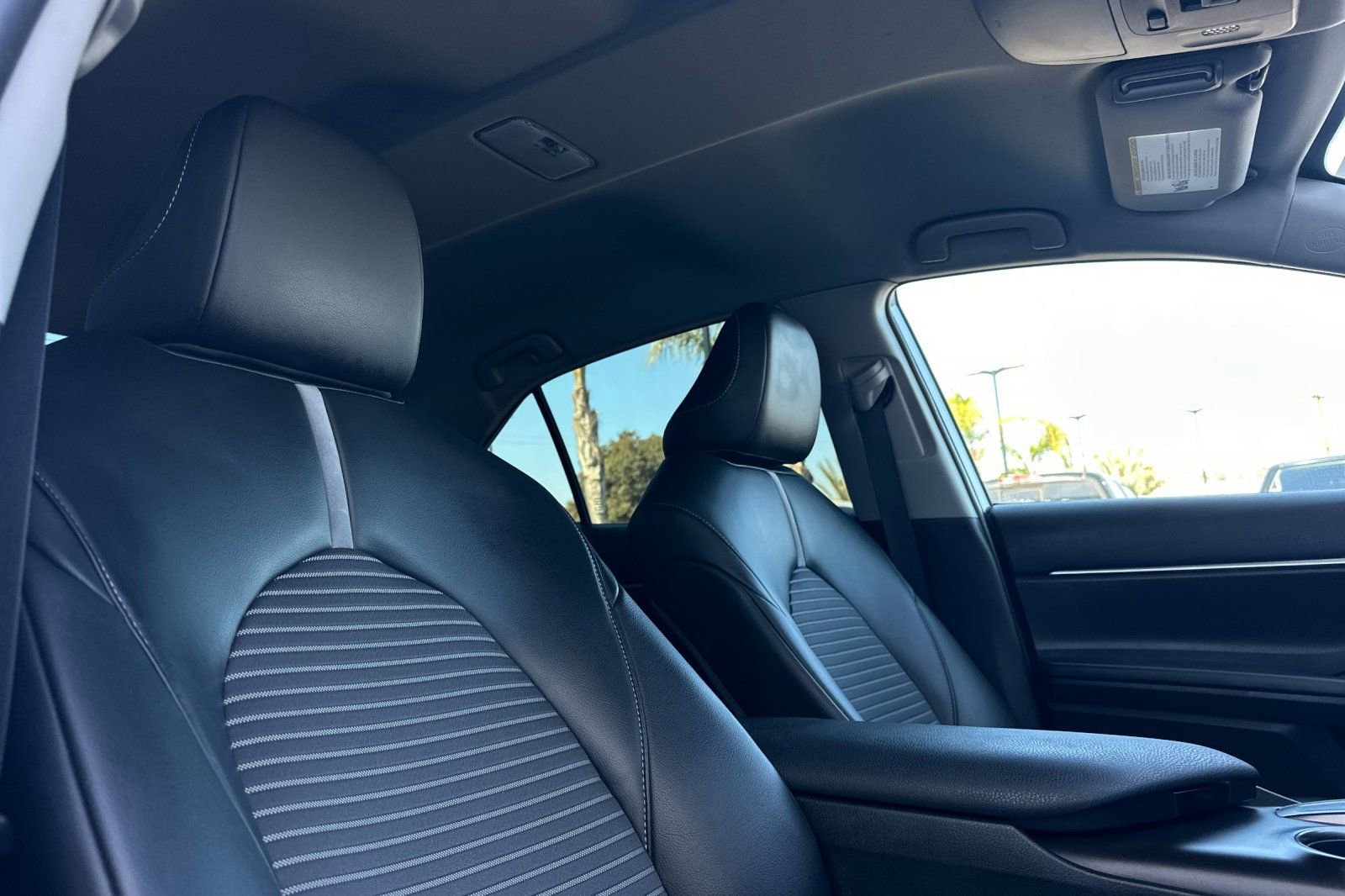 Used 2022 Toyota Camry SE w/ Carpet Mat Package (TMS) FWD image 19