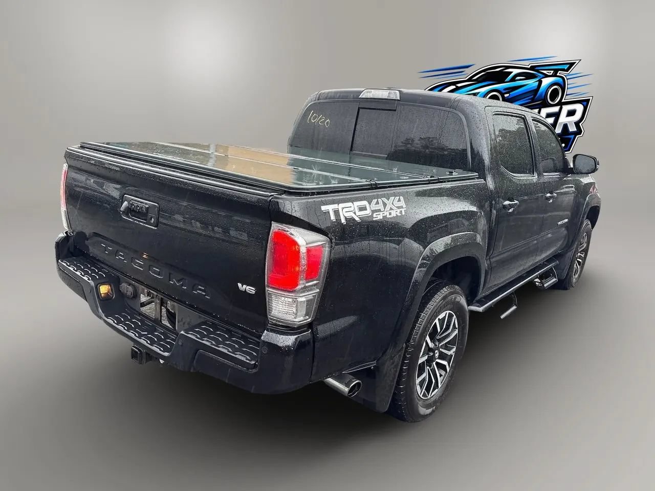 Used 2020 Toyota Tacoma TRD Sport w/ TRD Premium Sport Package AWD/4WD image 7