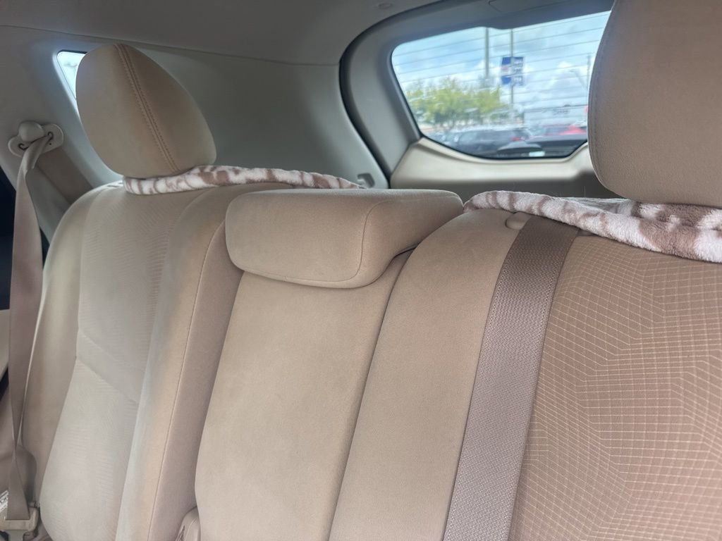 Used 2016 Nissan Rogue S FWD image 12