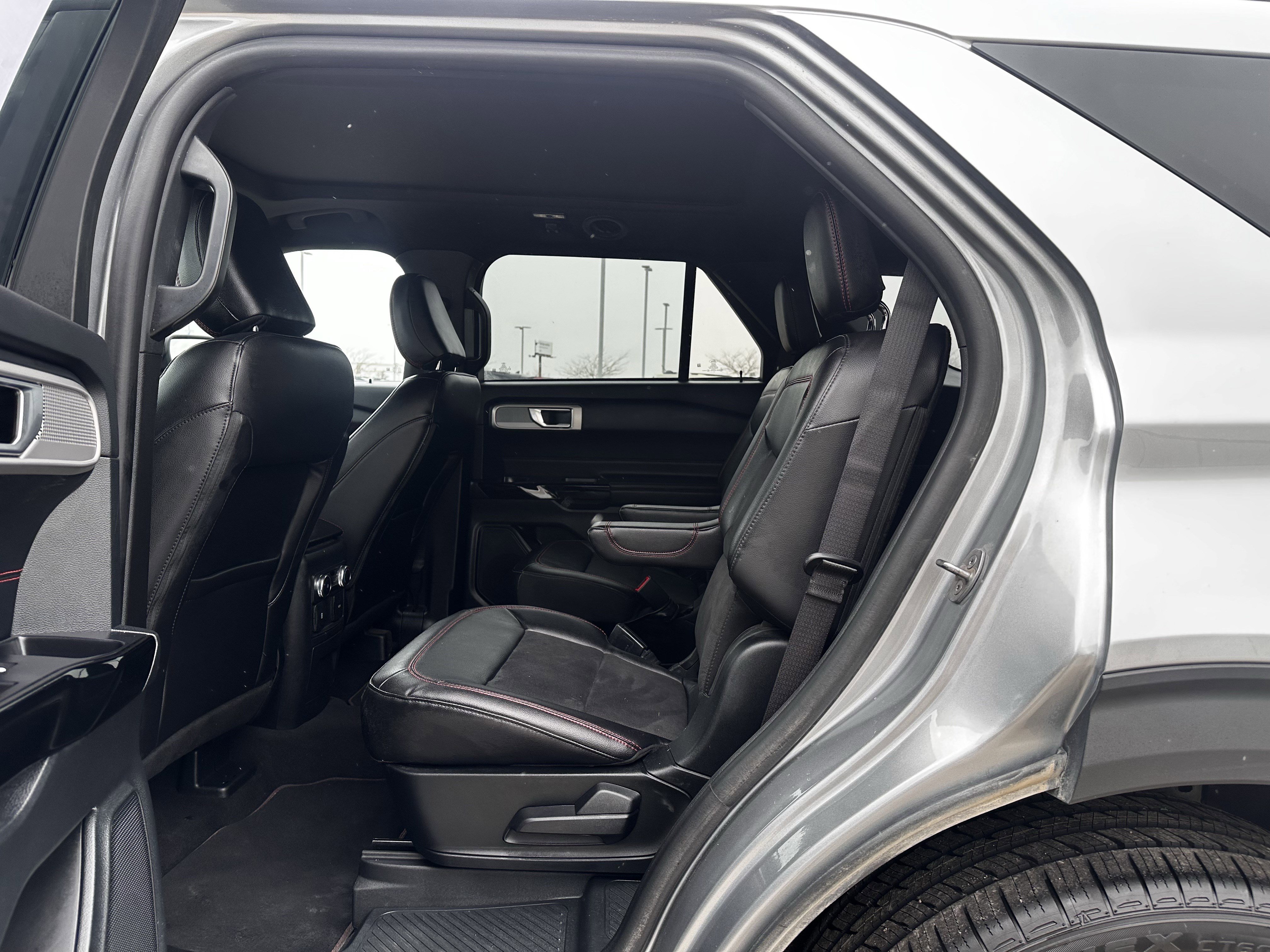 Certified 2023 Ford Explorer ST-Line w/ Class IV Trailer Tow Package AWD/4WD image 19
