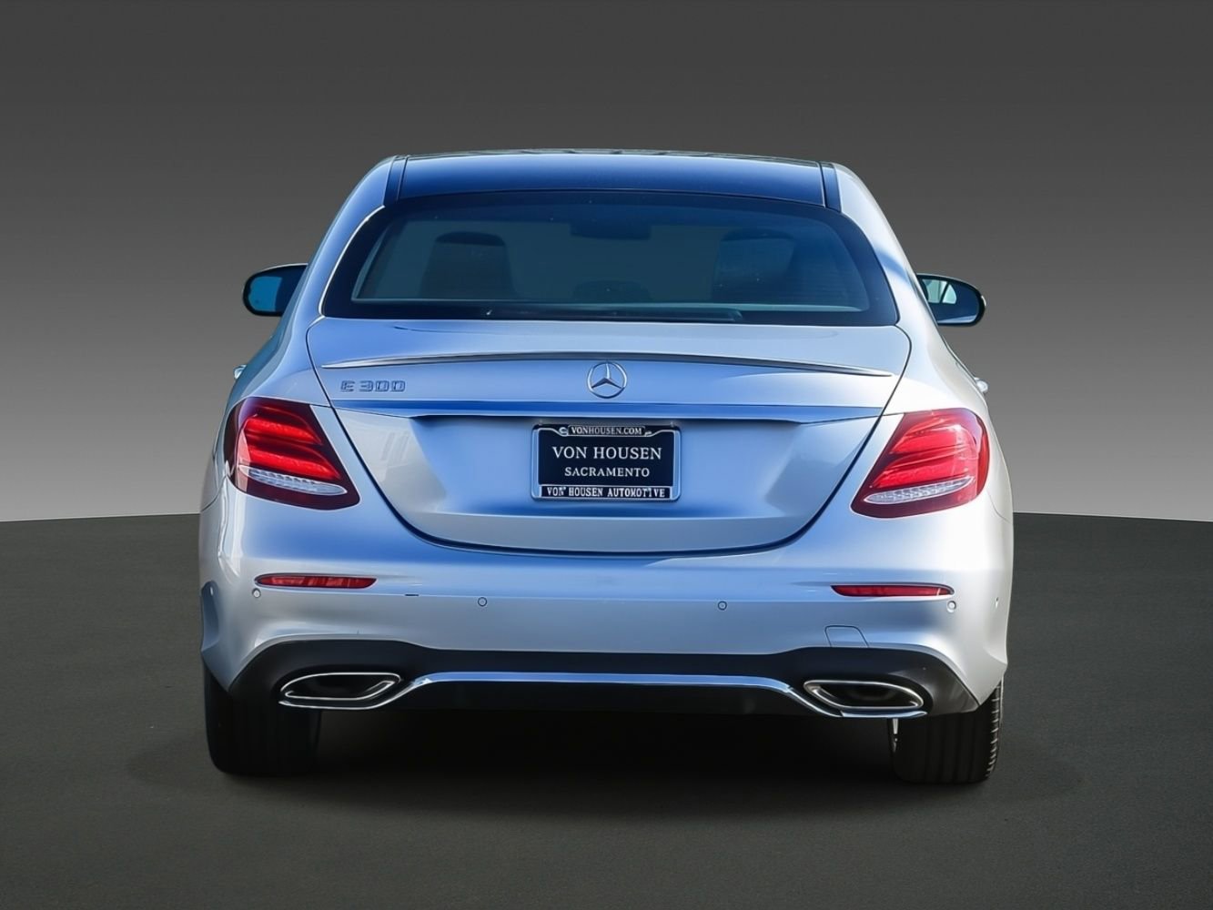 Used 2018 Mercedes-Benz E 300 w/ Premium 3 Package (Q03) image 3