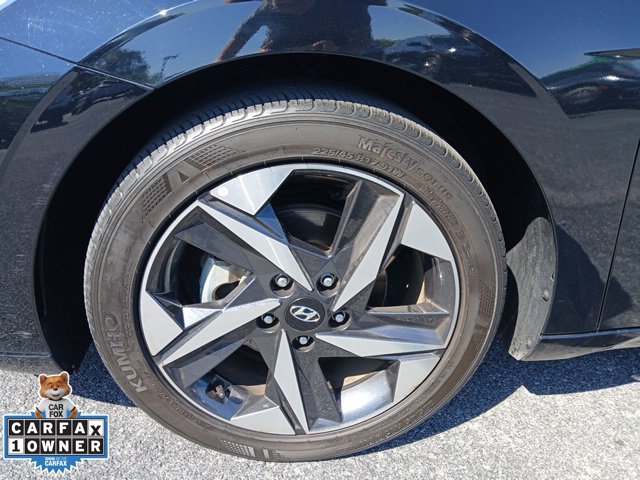 Used 2023 Hyundai Elantra SEL w/ Convenience Package FWD image 2