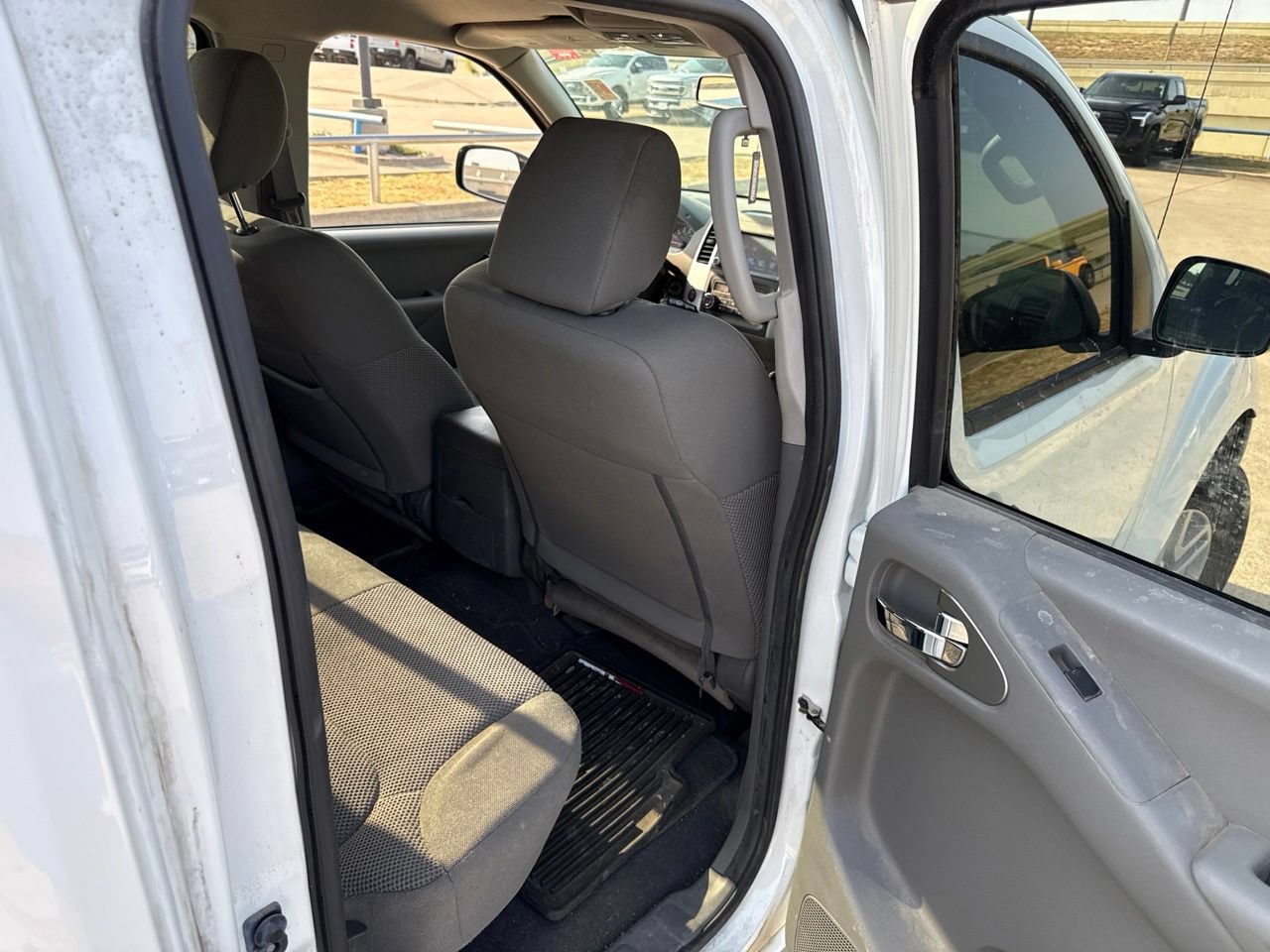 Used 2019 Nissan Frontier SV w/ Value Truck Package RWD image 12
