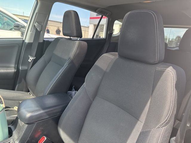 Used 2016 Toyota RAV4 XLE AWD/4WD image 9