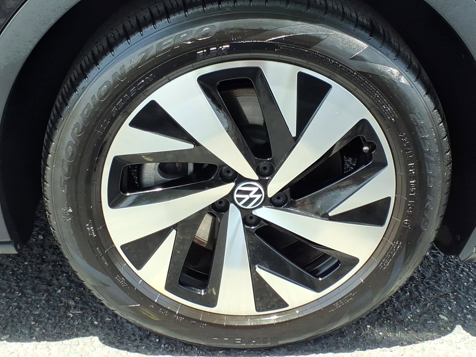 Certified 2024 Volkswagen ID.4 2WD image 9