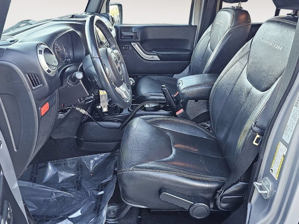 Used 2015 Jeep Wrangler Unlimited Rubicon AWD/4WD image 24