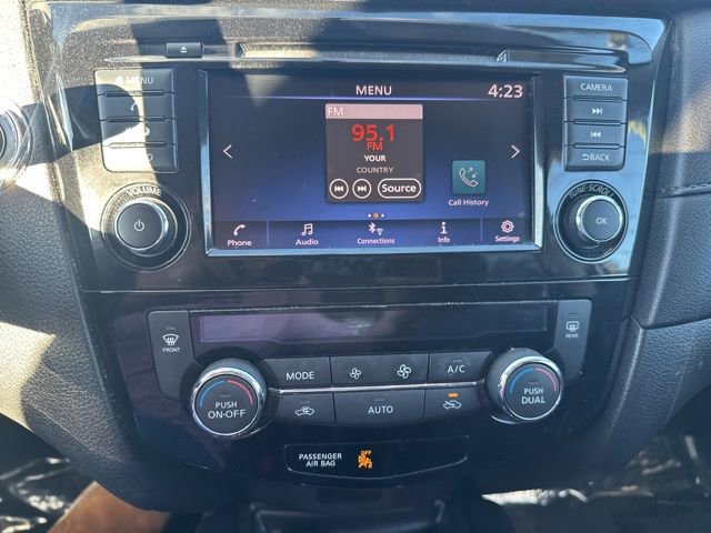 Used 2018 Nissan Rogue SV image 17