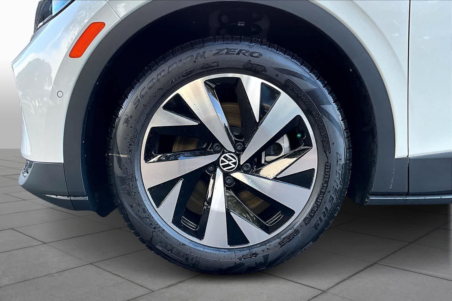 New 2026 Volkswagen ID.4 Pro RWD image 11