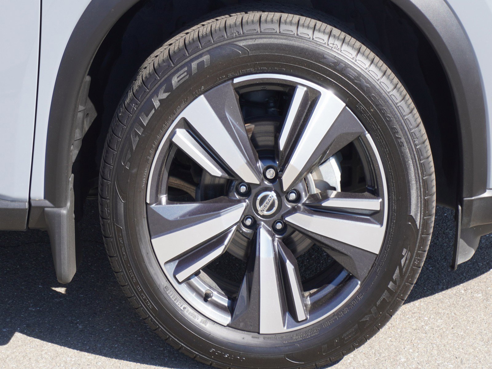 Used 2021 Nissan Rogue Platinum image 5