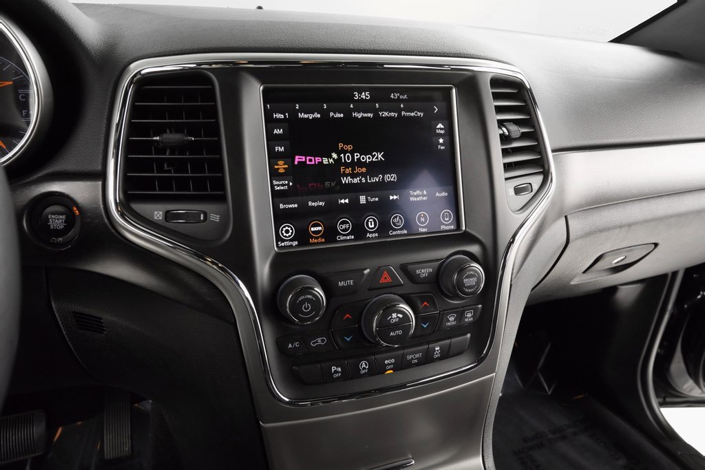 Used 2018 Jeep Grand Cherokee Laredo image 30