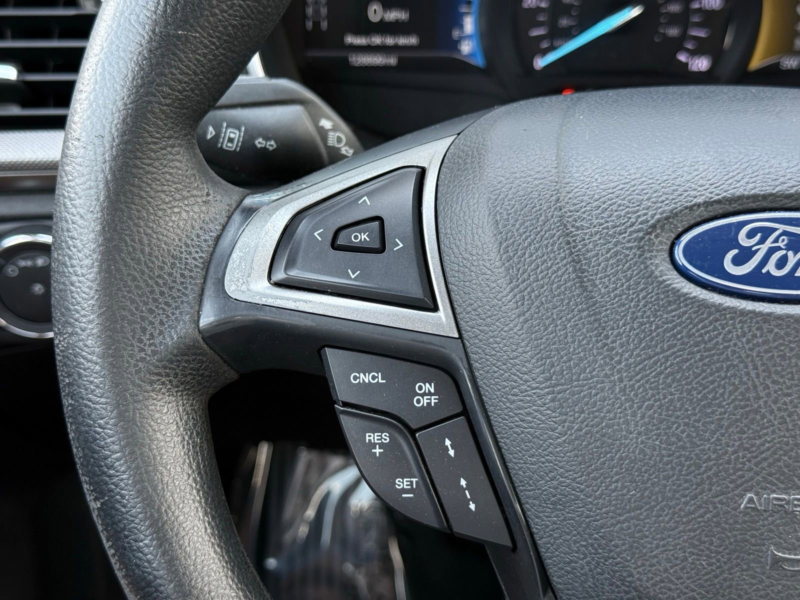 Used 2019 Ford Fusion SE FWD image 24