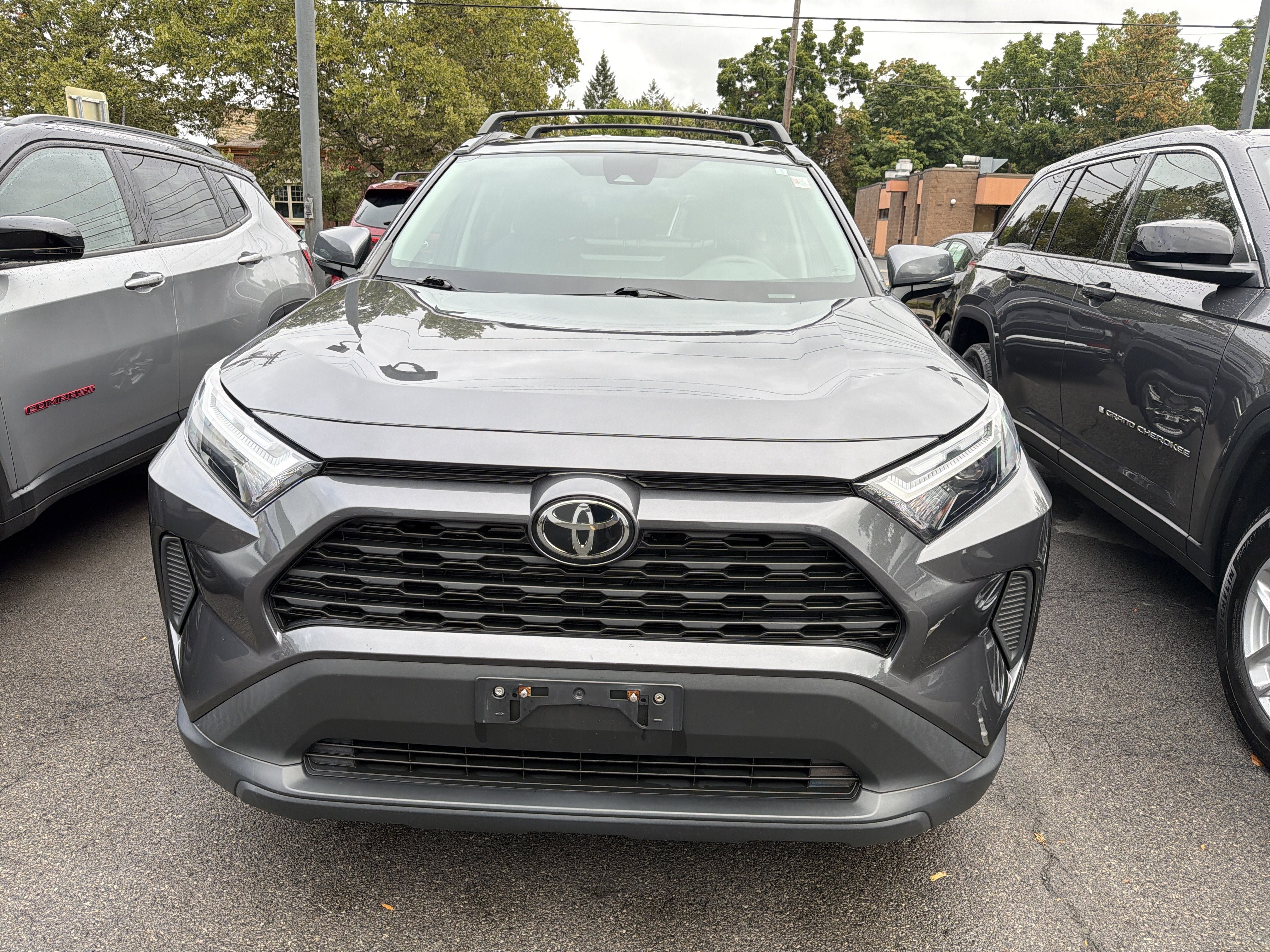 Used 2023 Toyota RAV4 XLE AWD/4WD image 3