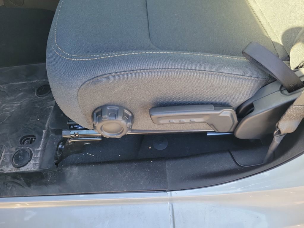 Used 2024 Jeep Wrangler Sahara image 13